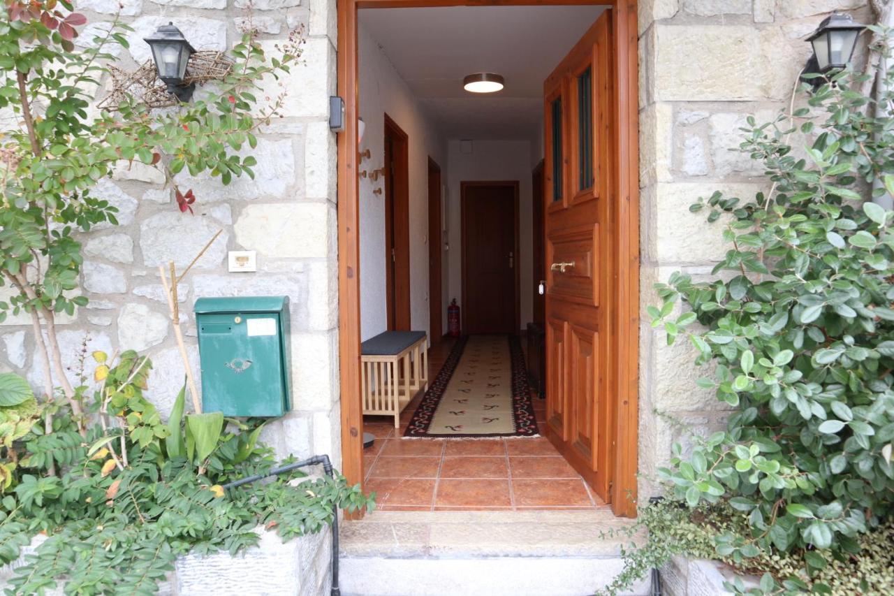 Dimos Suite Αράχωβα Εξωτερικό φωτογραφία
